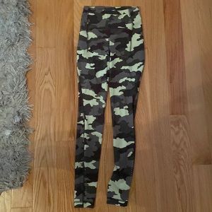 Womans size 0 Camo lululemon leggings